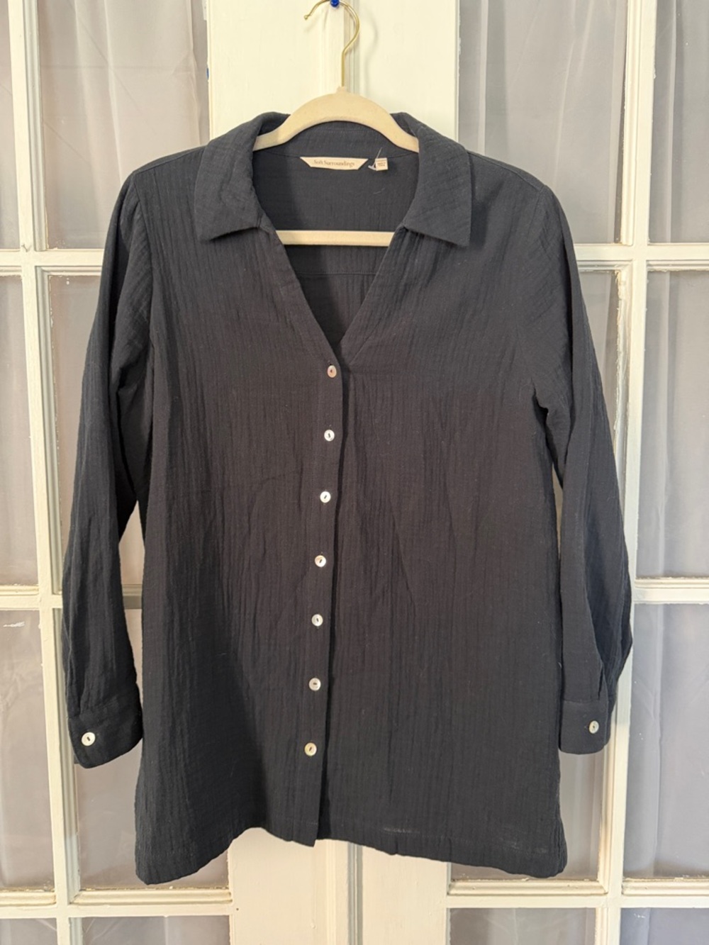 Soft Surroundings Black Long Sleeve Textured Button-Down Shirt